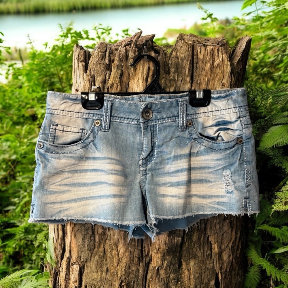 Amethyst Jeans Leah Distressed Denim Shorts